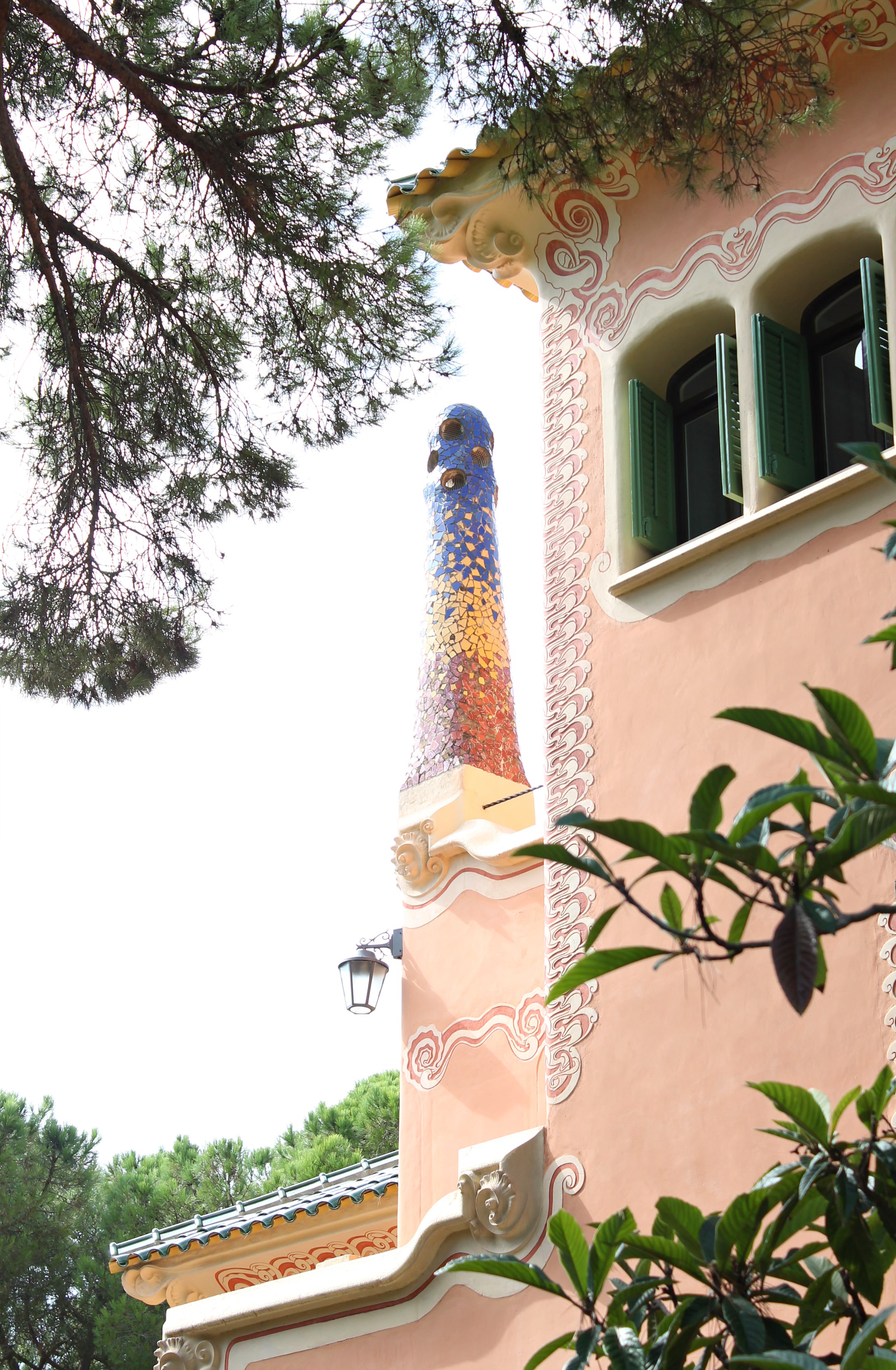 Gaudi_House_Park_Guell_photo_by_Little_Big_Bell