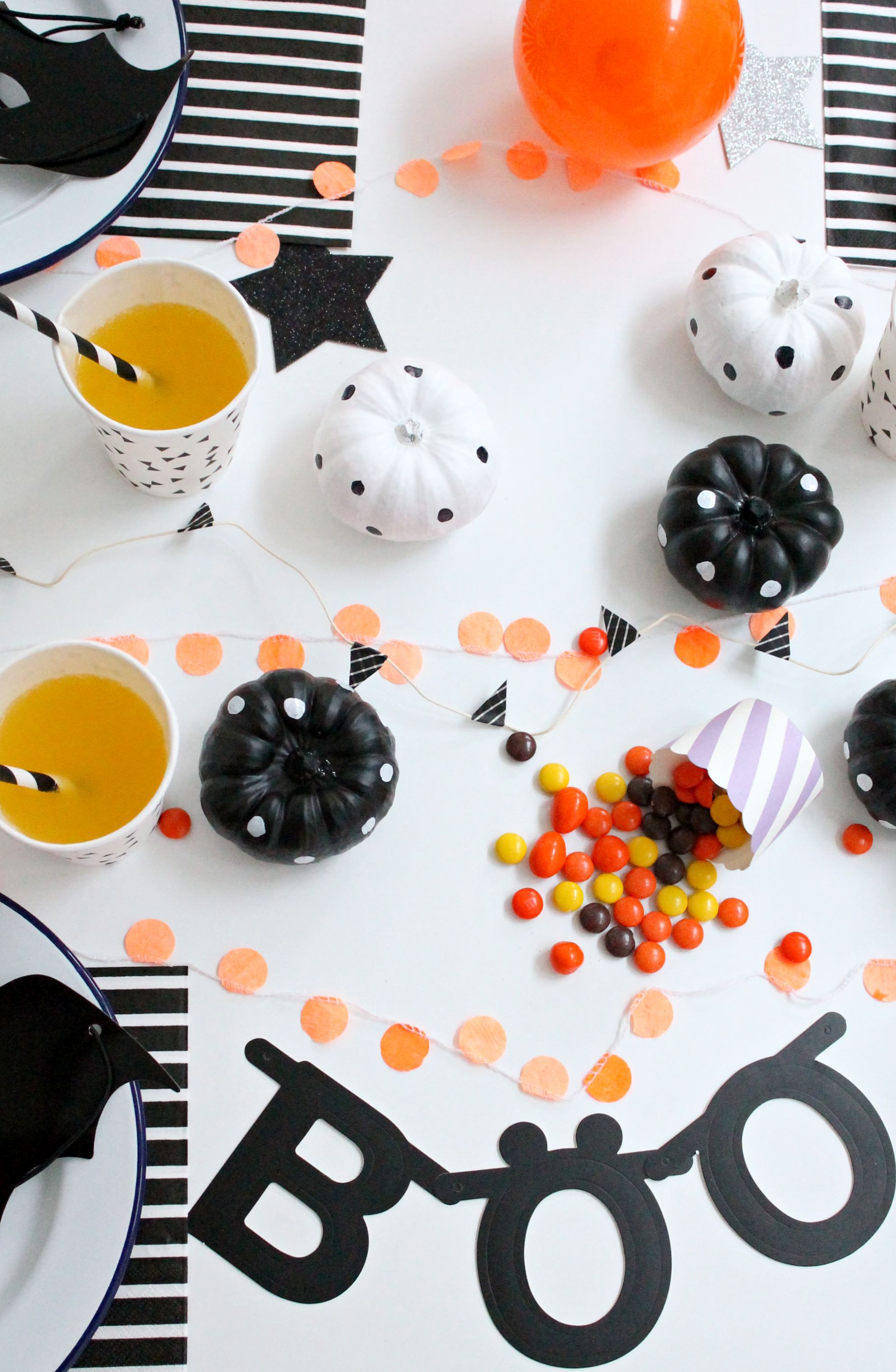 Halloween_table_styling_and_photograph_by_Geraldine_Tan_of_Little_Big_Bell