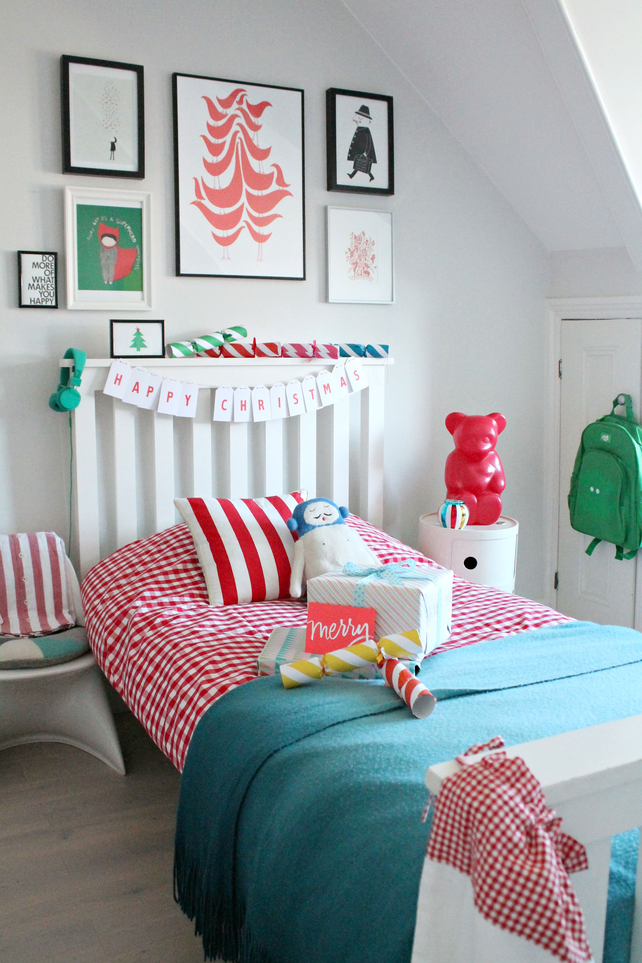 Christmas-bedroom-styled-by-Little-Big-Bell