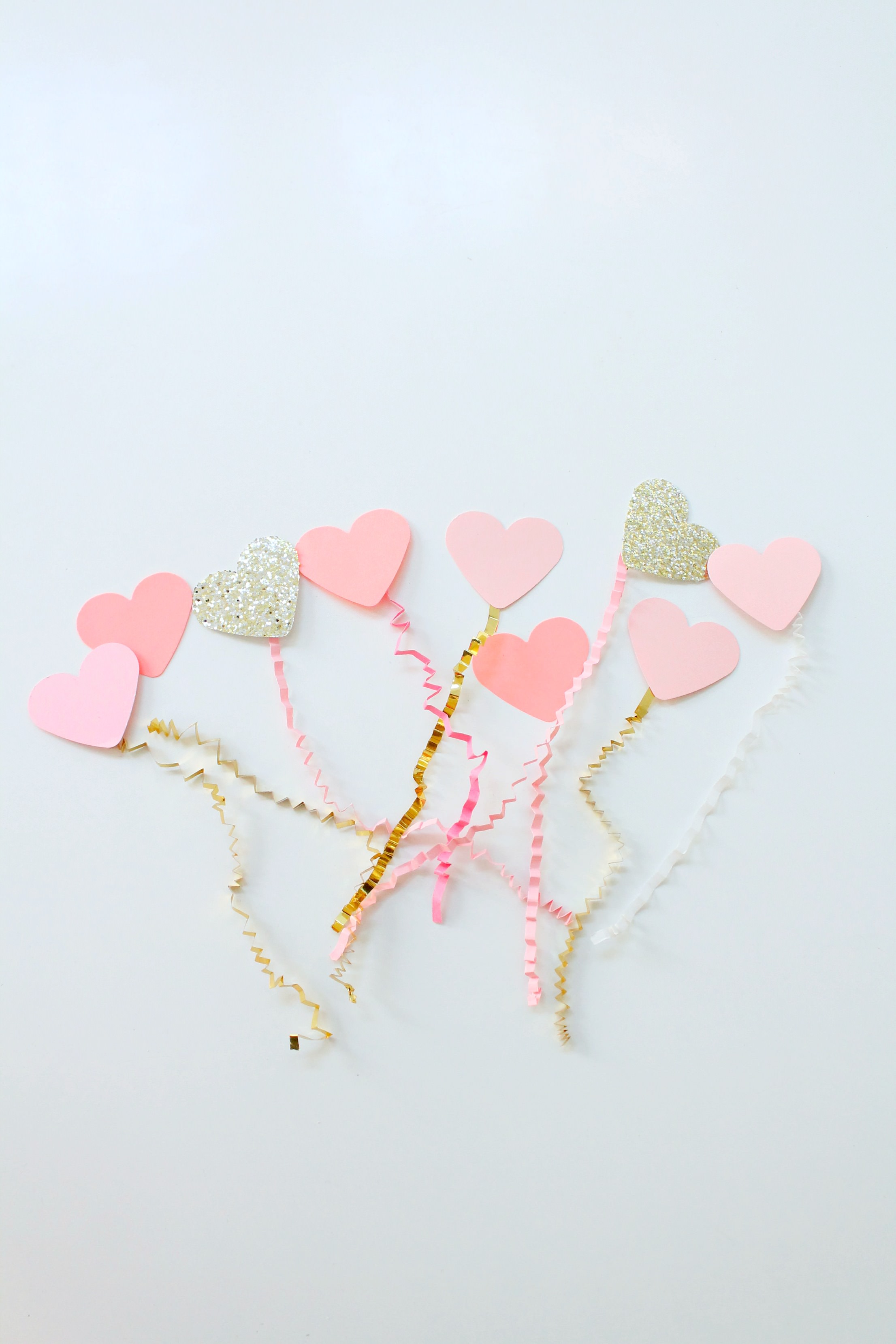 Paper-heart-balloons-designed-by-Geraldine-Tan-of-Little-Big-Bell-blog