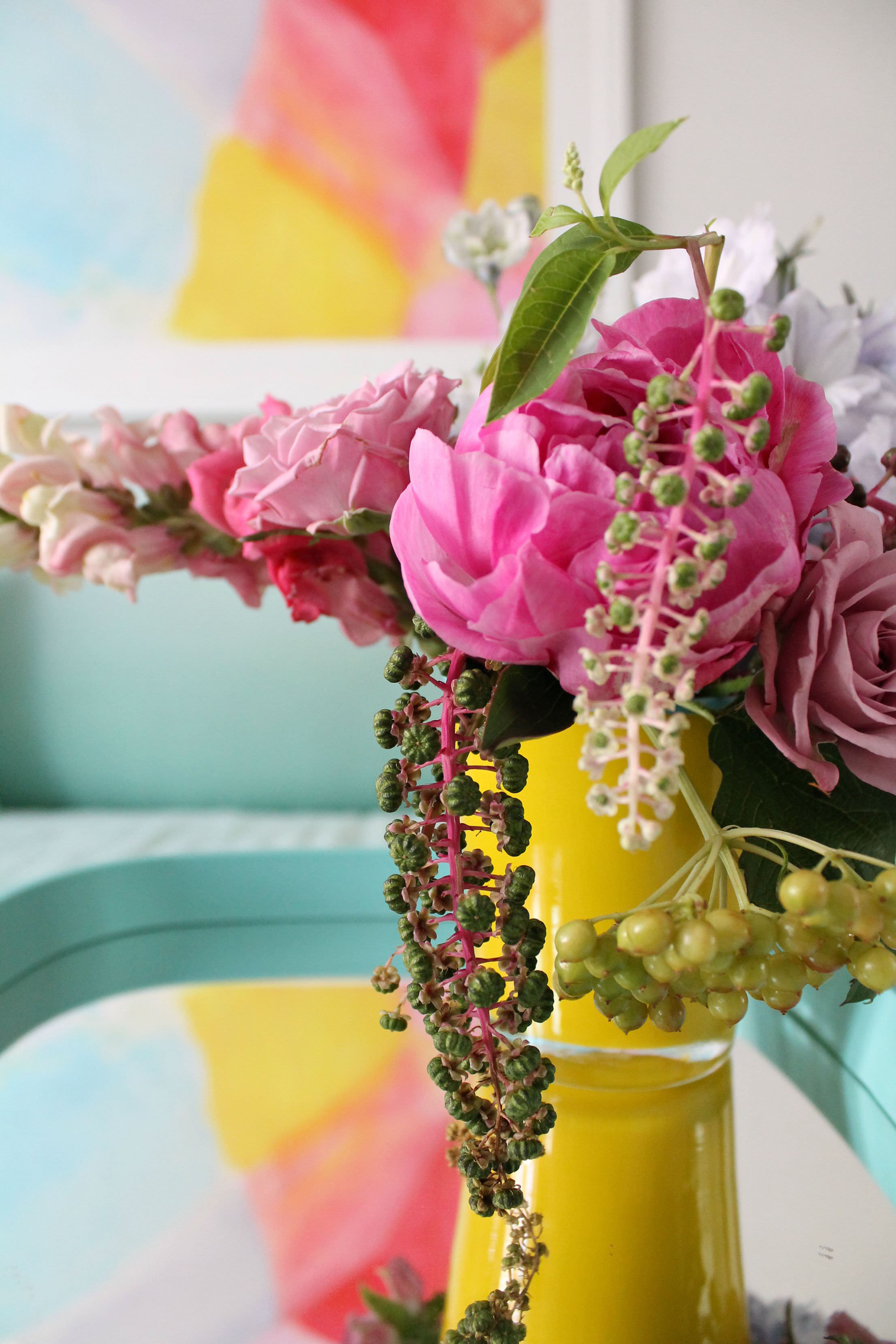 How-to-style-with-flowers-Little_Big_Bell_