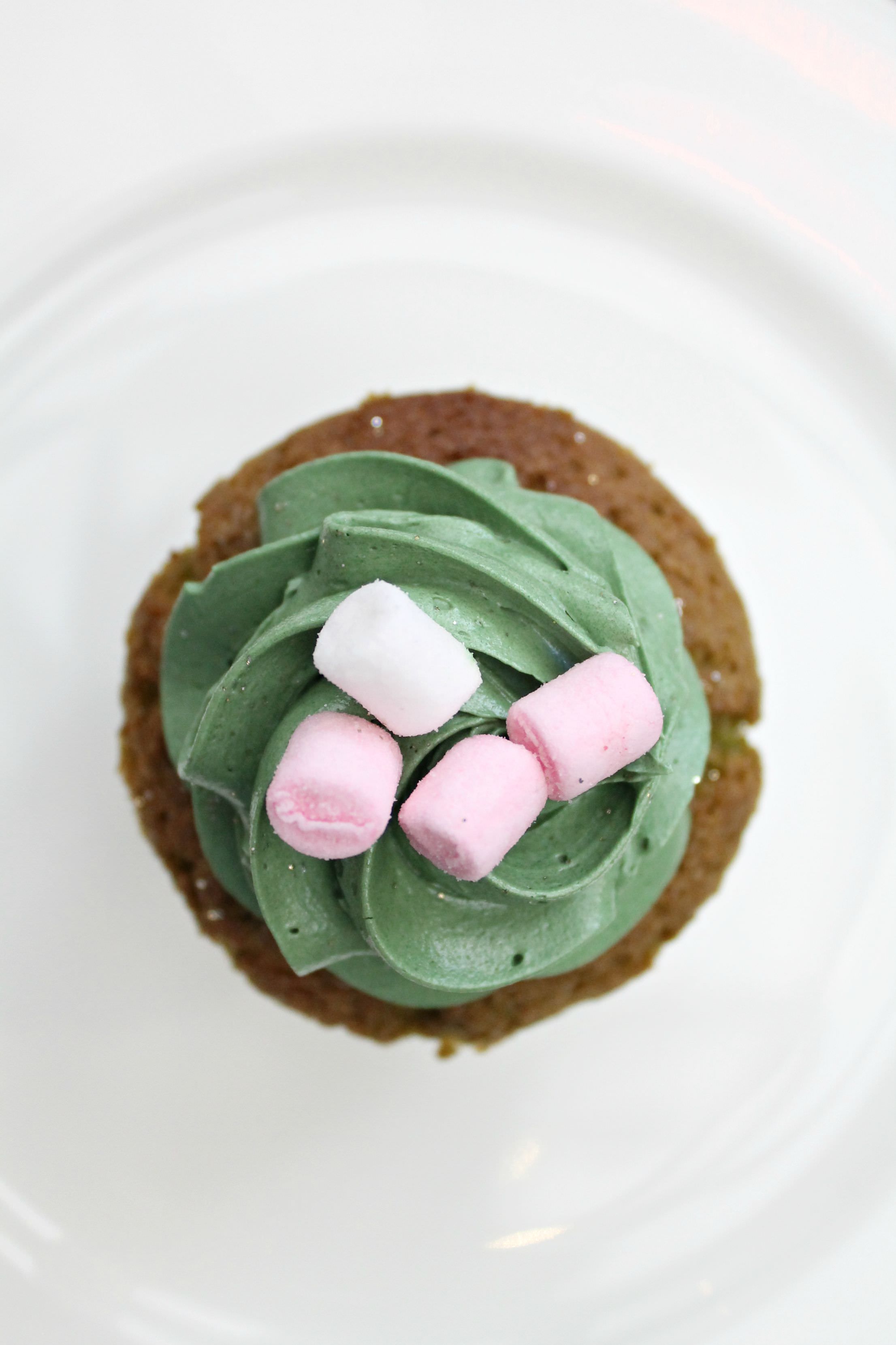 green-tea-cake-le-meridien-photo-by-Little-Big-Bell