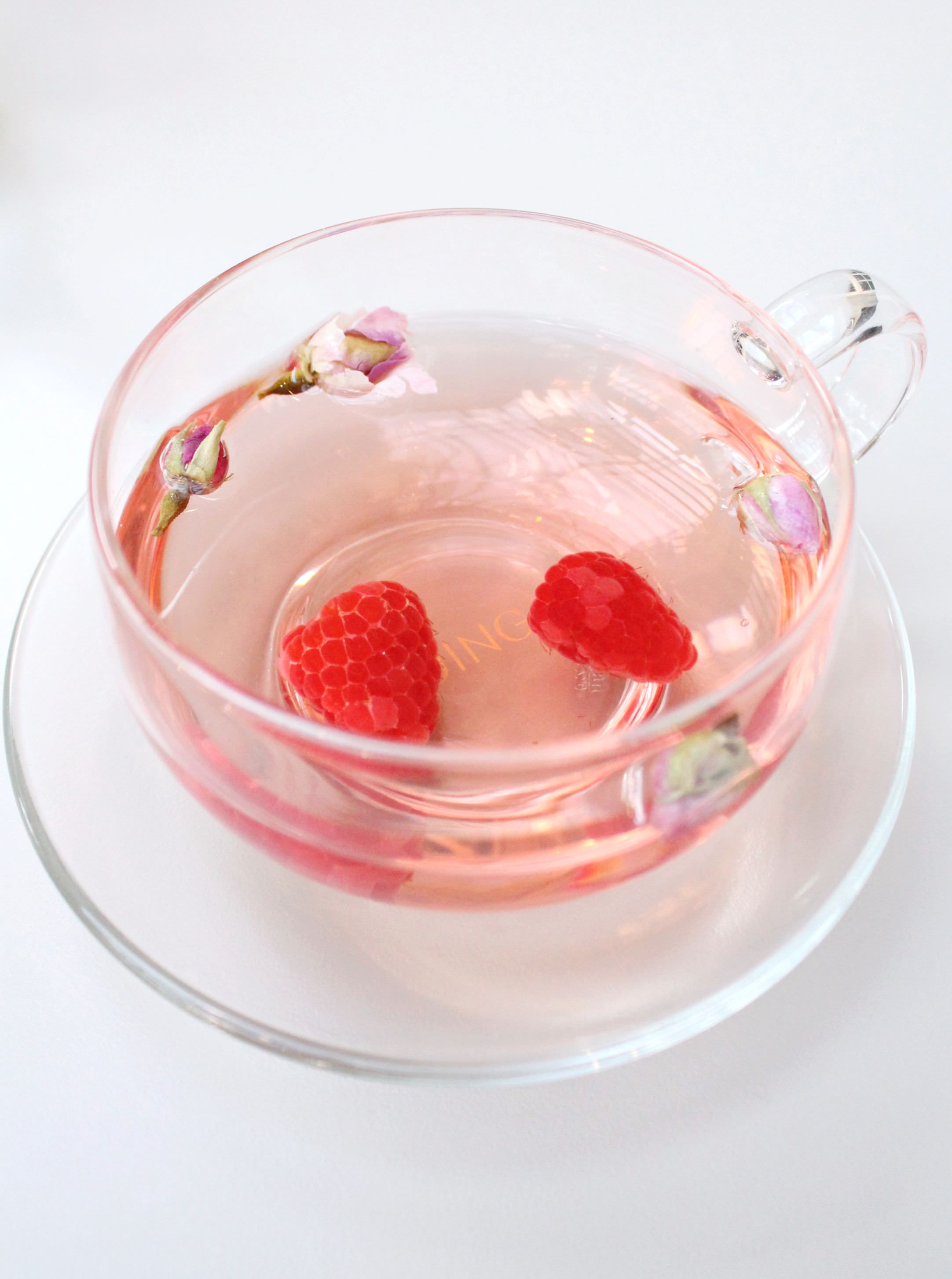 sipsmiths-gin-rosebud-and-raspberries-photo-by-Little-big-Bell