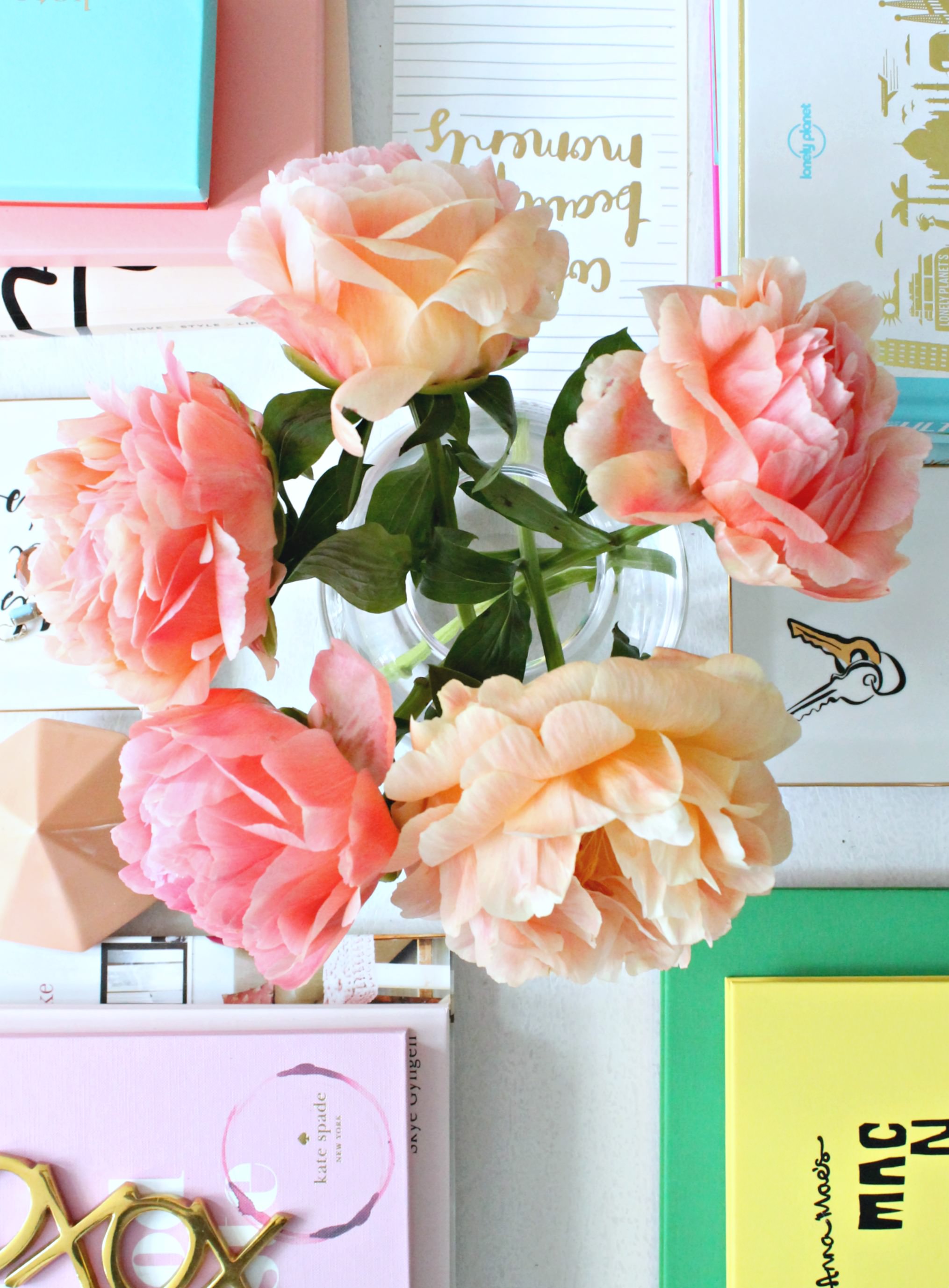Coral-Sunset-peonies-on-coffee-table-photo-by-Little-Big-Bell