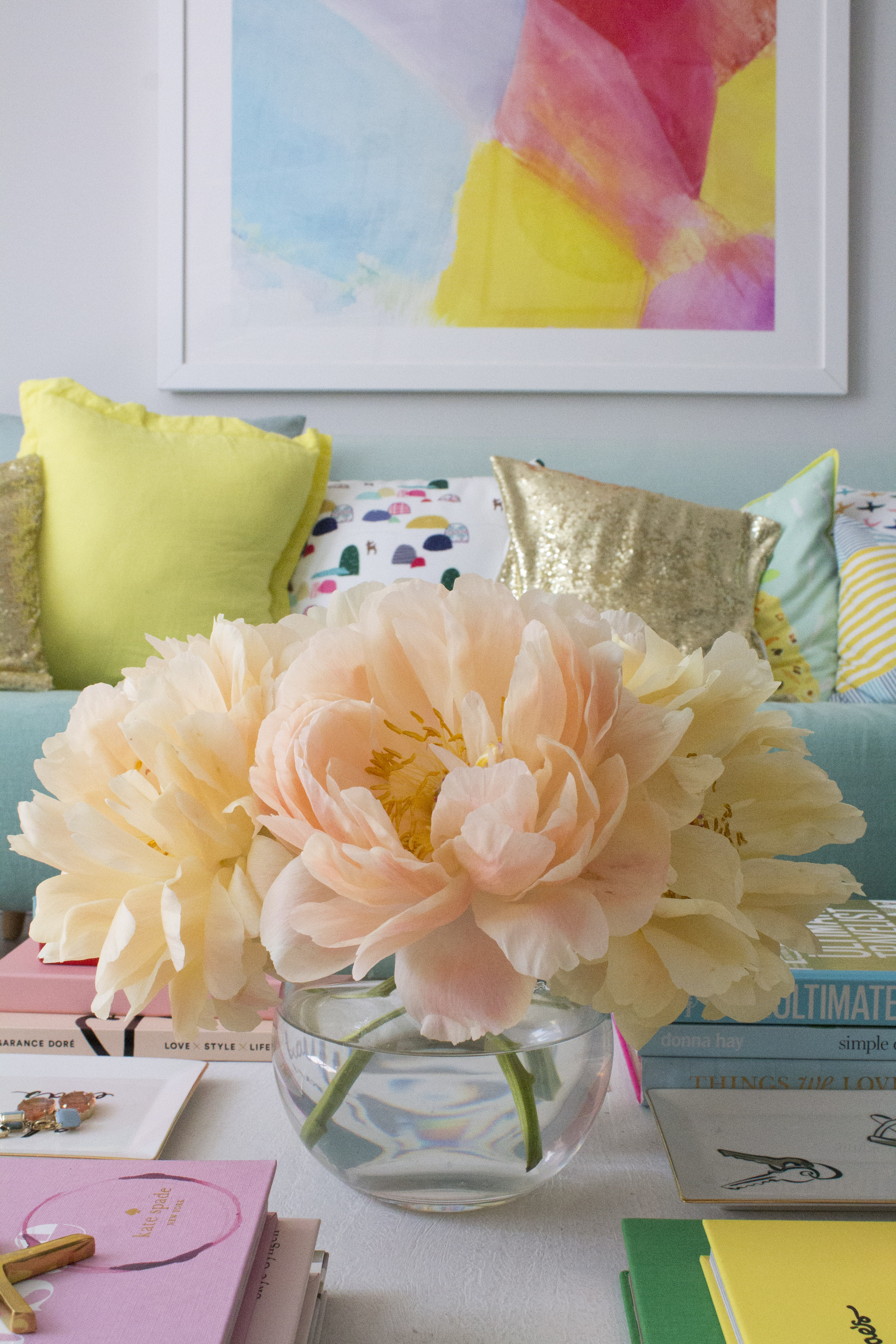 Coral-Sunset-peonies-turned-yellow-photo-by-Geraldine-Tan-of-Little-Big-Bell-blog