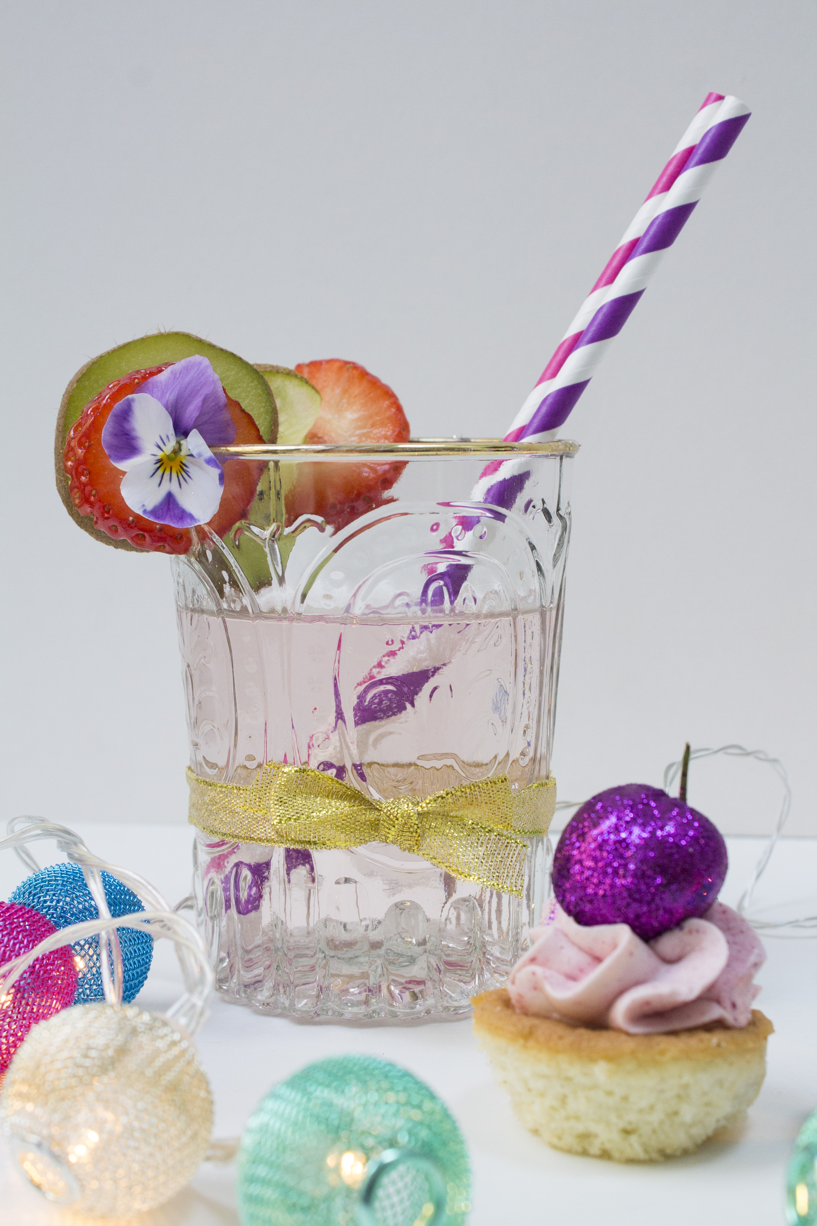 pink-fizzy-drink-Summer-party-Little-Big-Bell