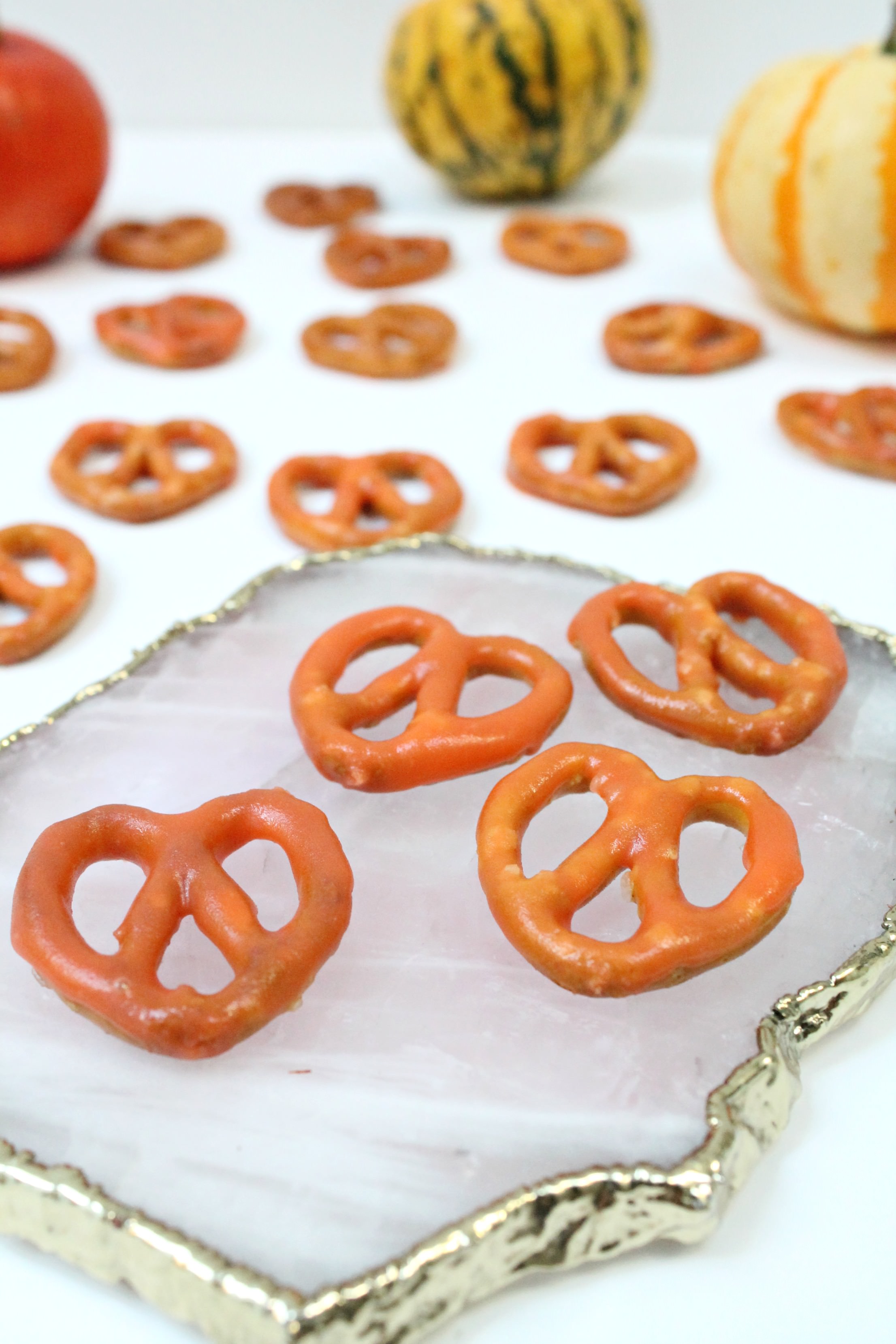 chocolate-pretzels-for-halloween-party-photo-by-geraldine-tan-little-big-bell